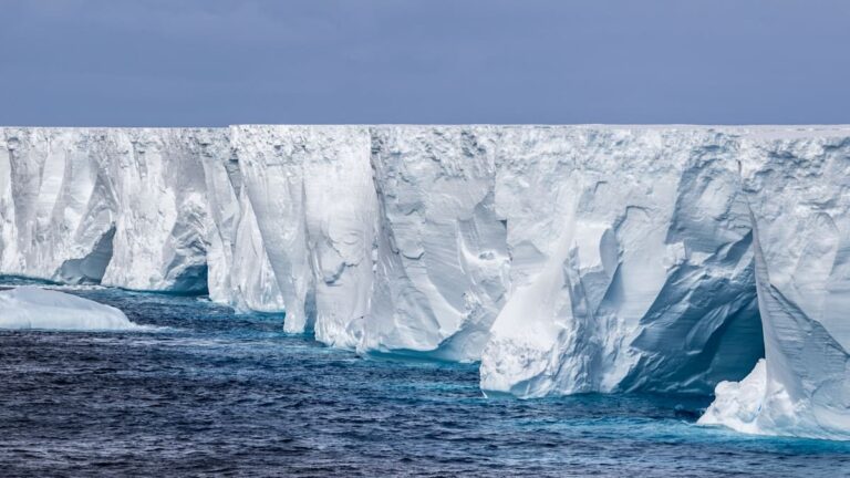Spektakulární satelitní snímky ukazují kdysi největší ledovec na světě