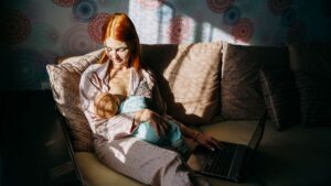 Jak dlouho by matky měly skutečně kojit?