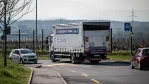 Cernoví vědci poprvé úspěšně transportovali antimateriál