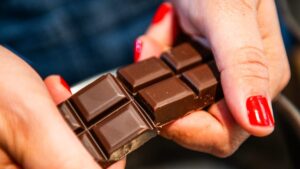 Co se děje v mozku, když vidíme čokoládu a chipsy