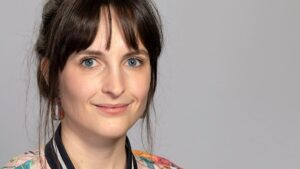 „Pravý posun ve veřejném mínění na platformě X: Nová studie ukazuje vliv algoritmů“