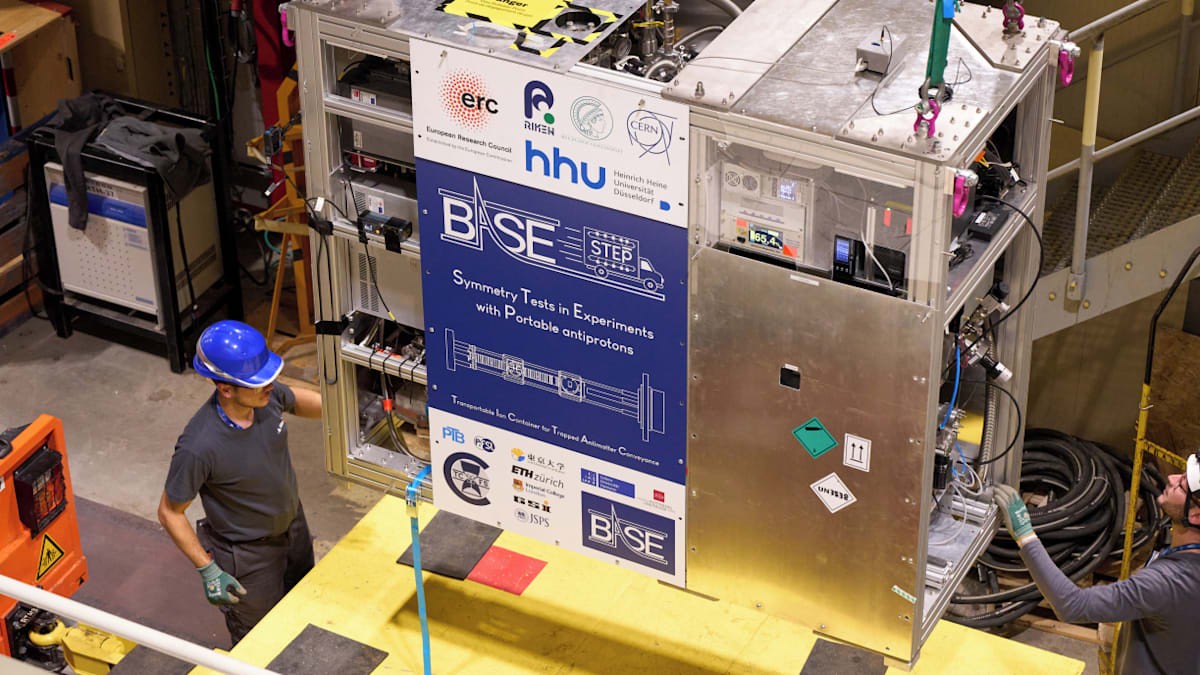 První přeprava nejdražšího materiálu na světě: Antimateriál na silnici