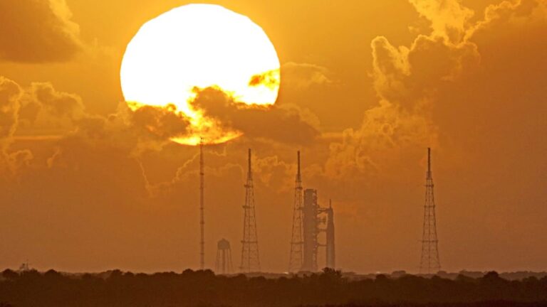 Trump a mise Artemis 2: Návrat lidí na Měsíc